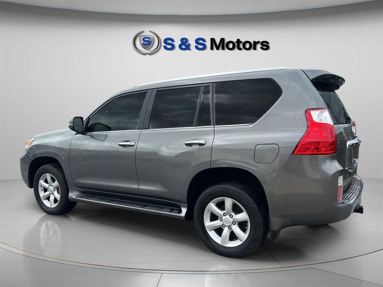 Lexus GX 460 4WD 4dr 2011