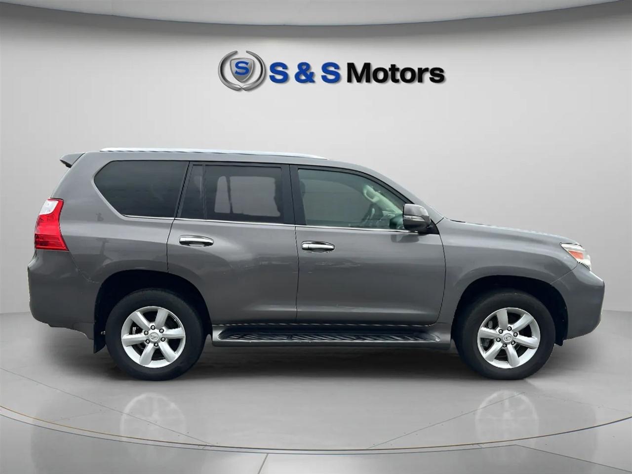 Lexus GX 460 4WD 4dr 2011