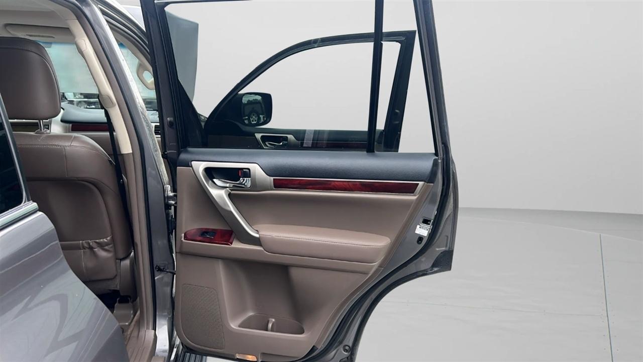 Lexus GX 460 4WD 4dr 2011