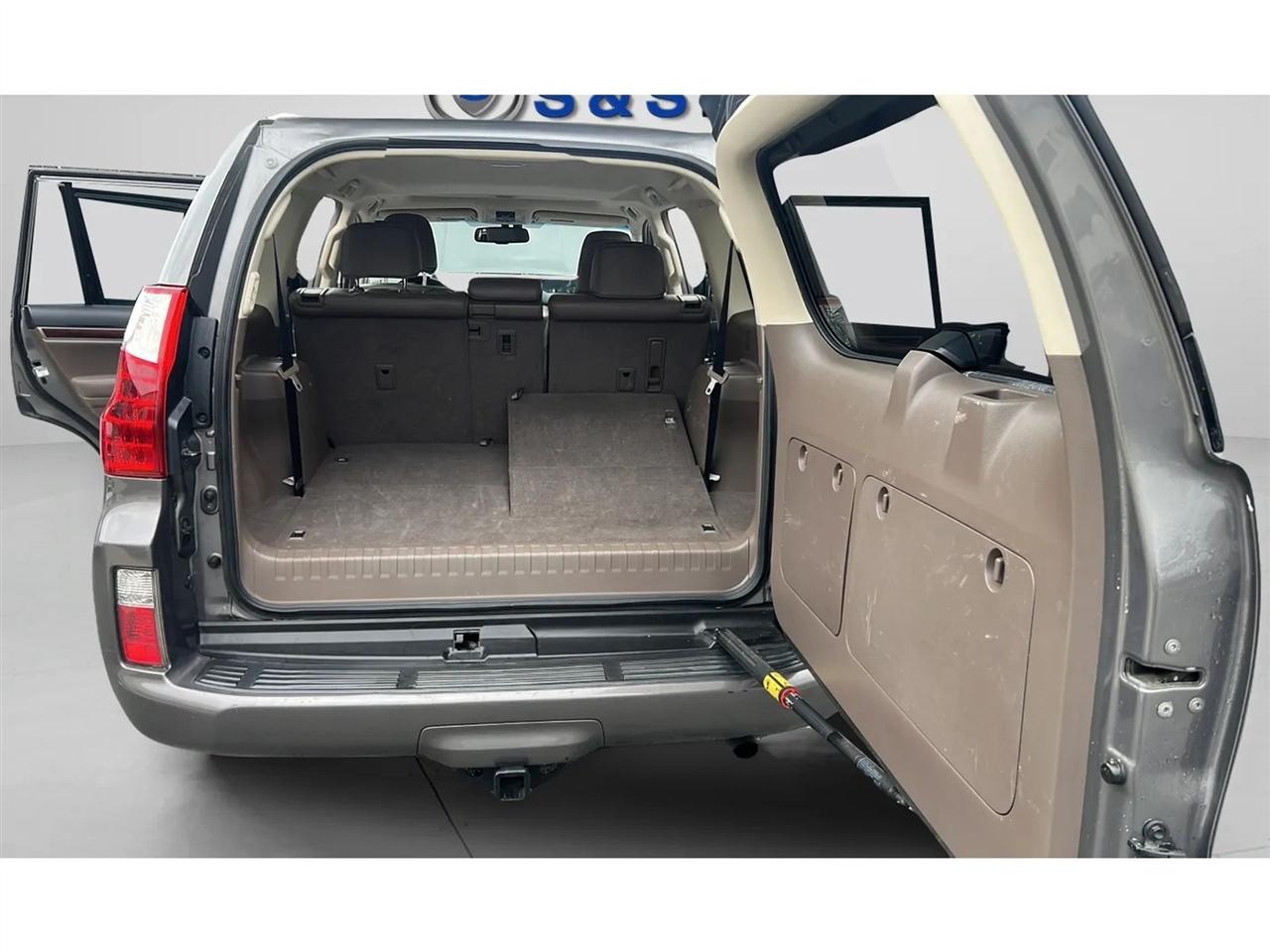 Lexus GX 460 4WD 4dr 2011