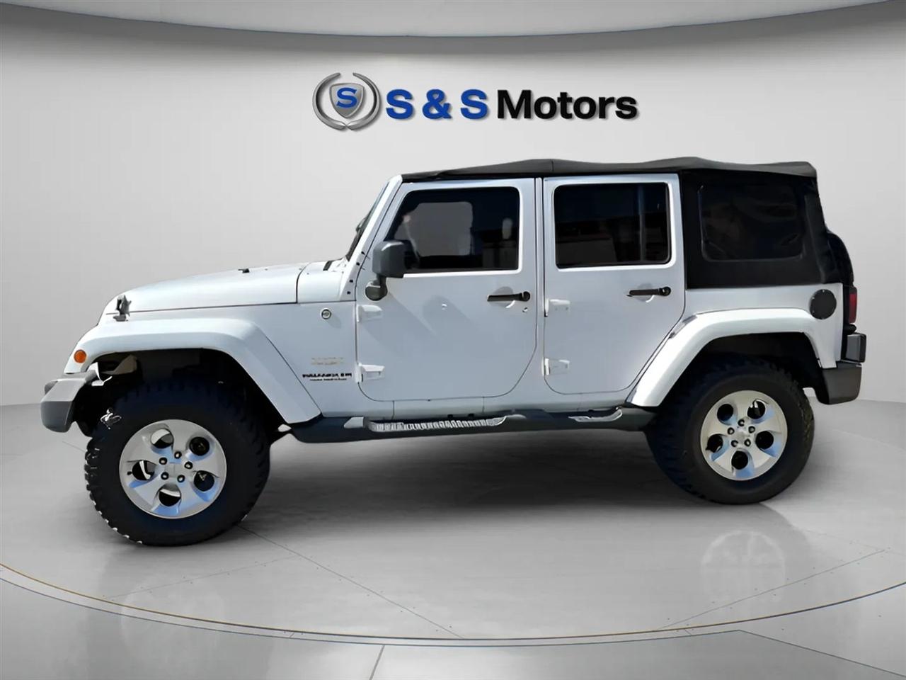 Jeep Wrangler Unlimited 4WD 4dr Sahara 2014