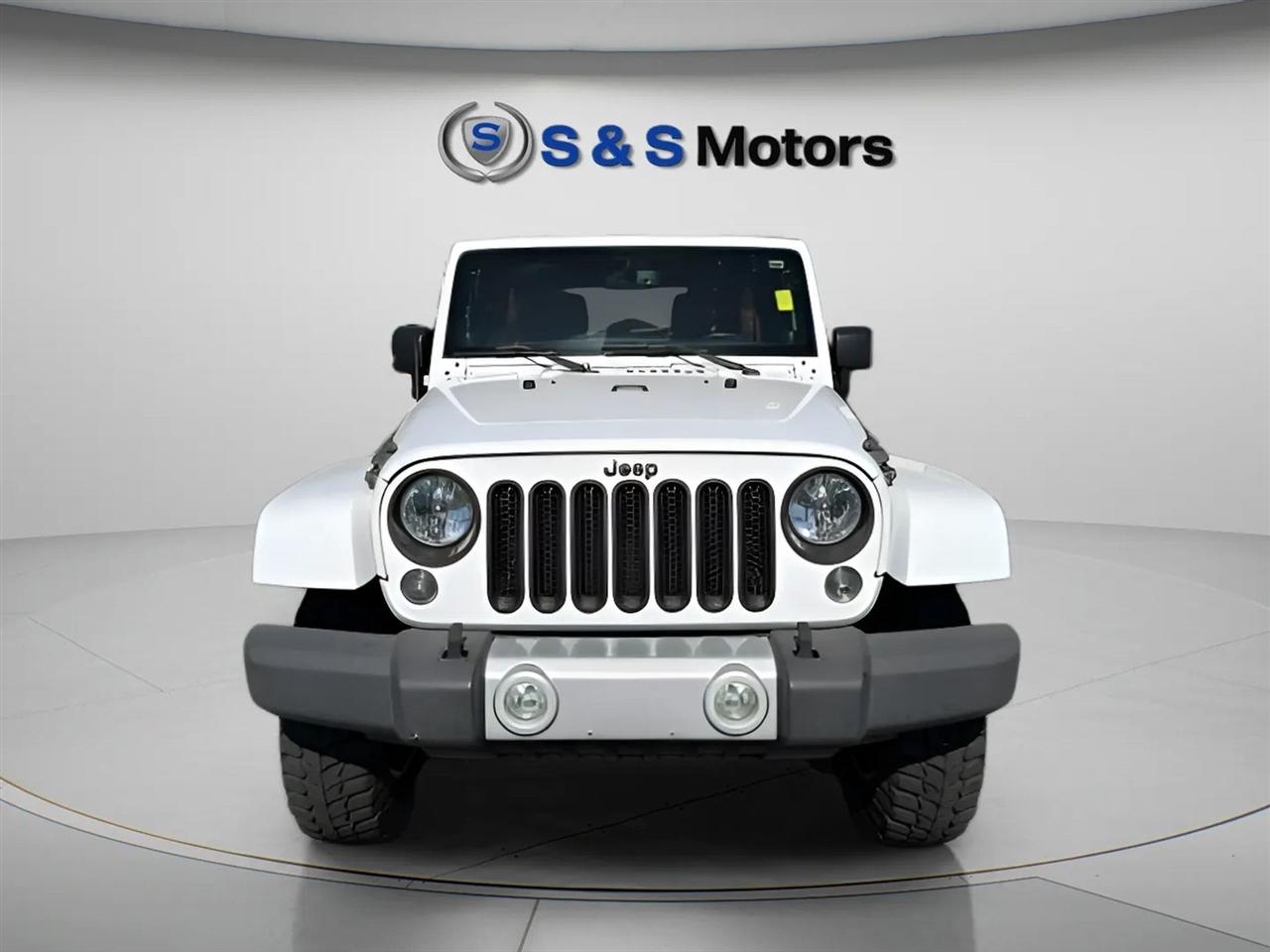 Jeep Wrangler Unlimited 4WD 4dr Sahara 2014