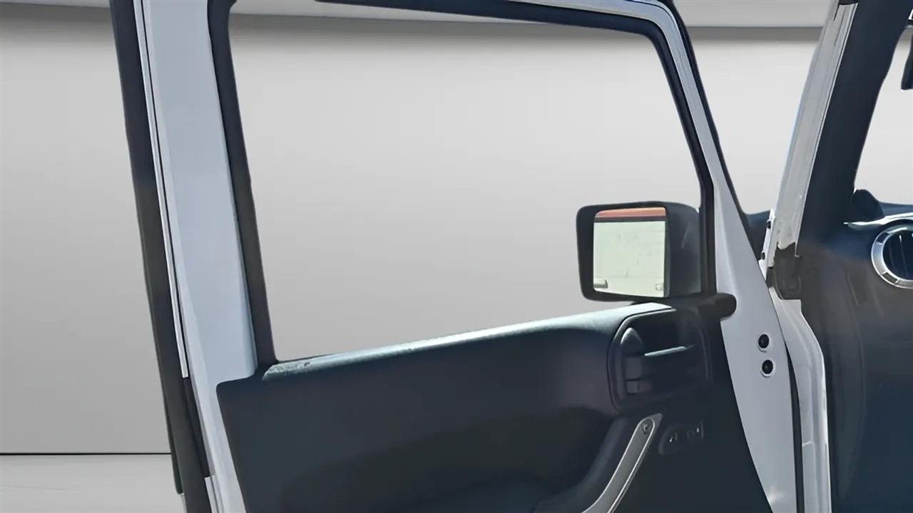 Jeep Wrangler Unlimited 4WD 4dr Sahara 2014