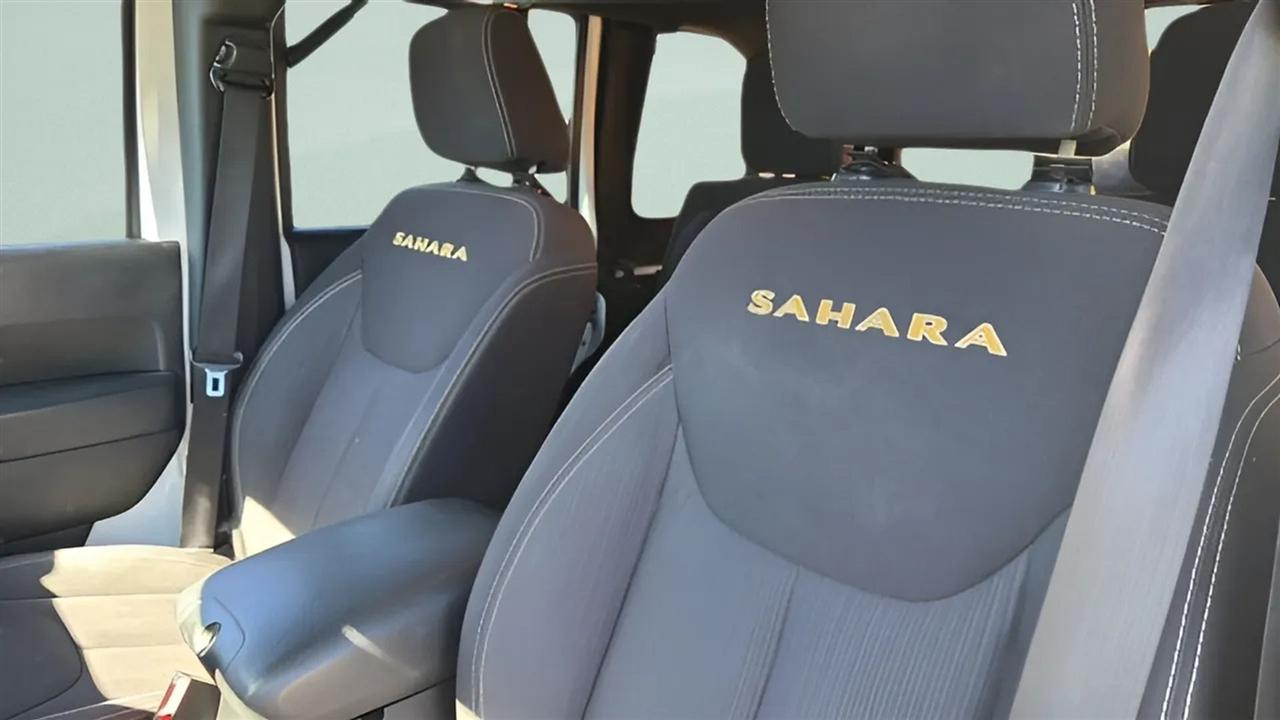 Jeep Wrangler Unlimited 4WD 4dr Sahara 2014