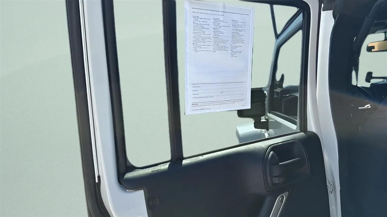 Jeep Wrangler Unlimited 4WD 4dr Sahara 2014