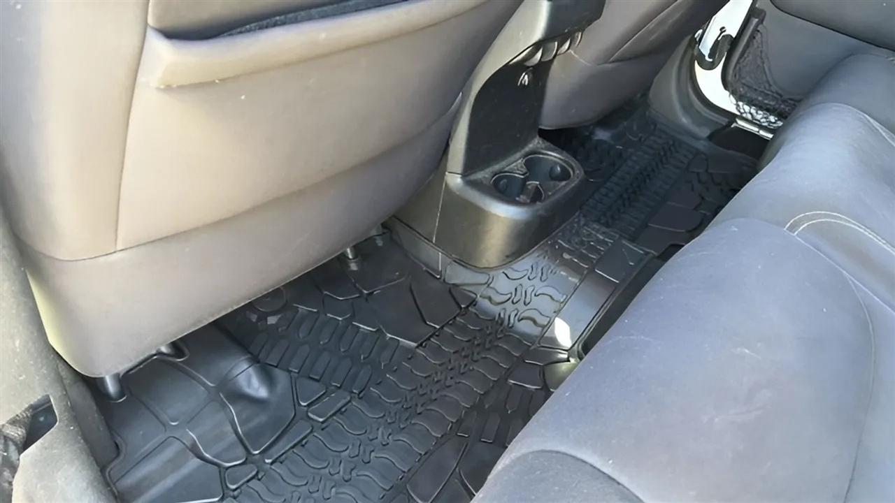 Jeep Wrangler Unlimited 4WD 4dr Sahara 2014