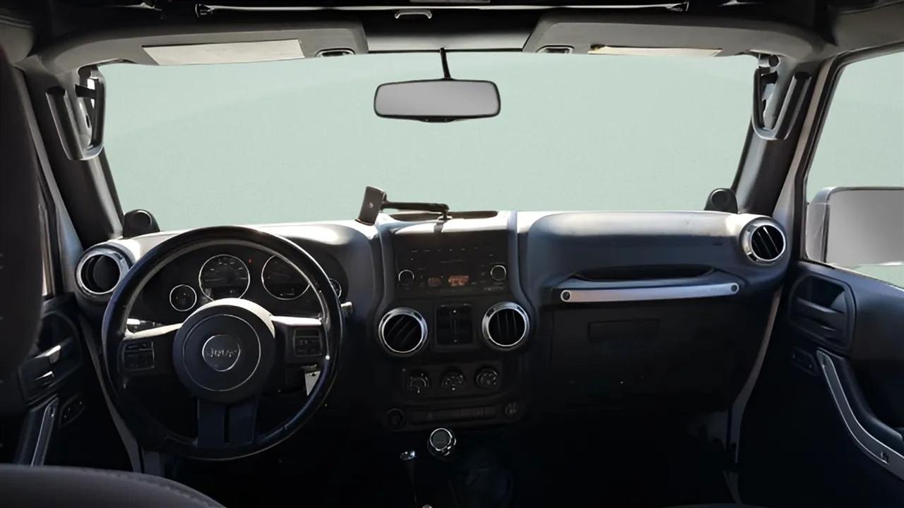 Jeep Wrangler Unlimited 4WD 4dr Sahara 2014