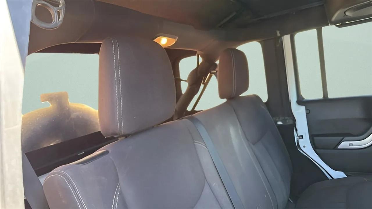 Jeep Wrangler Unlimited 4WD 4dr Sahara 2014