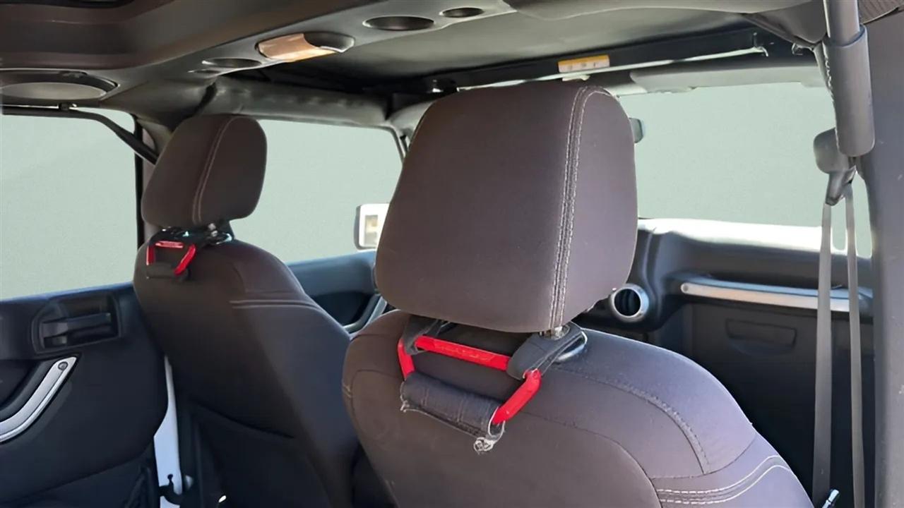 Jeep Wrangler Unlimited 4WD 4dr Sahara 2014