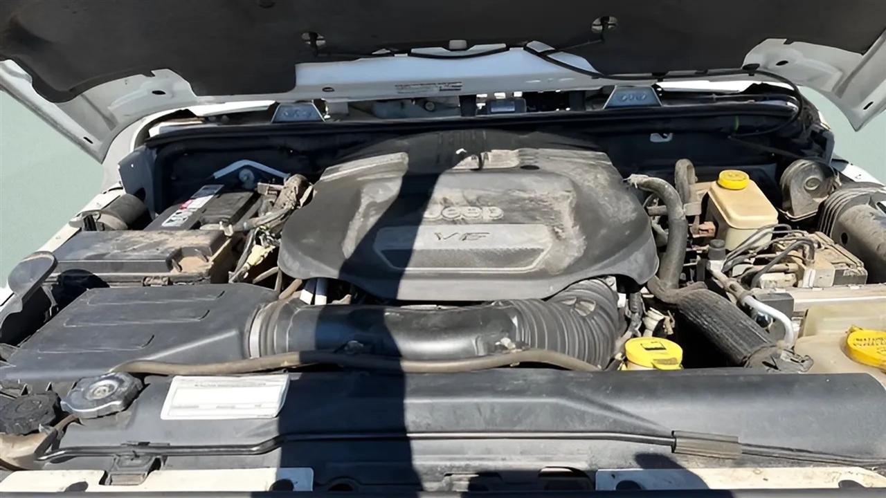 Jeep Wrangler Unlimited 4WD 4dr Sahara 2014