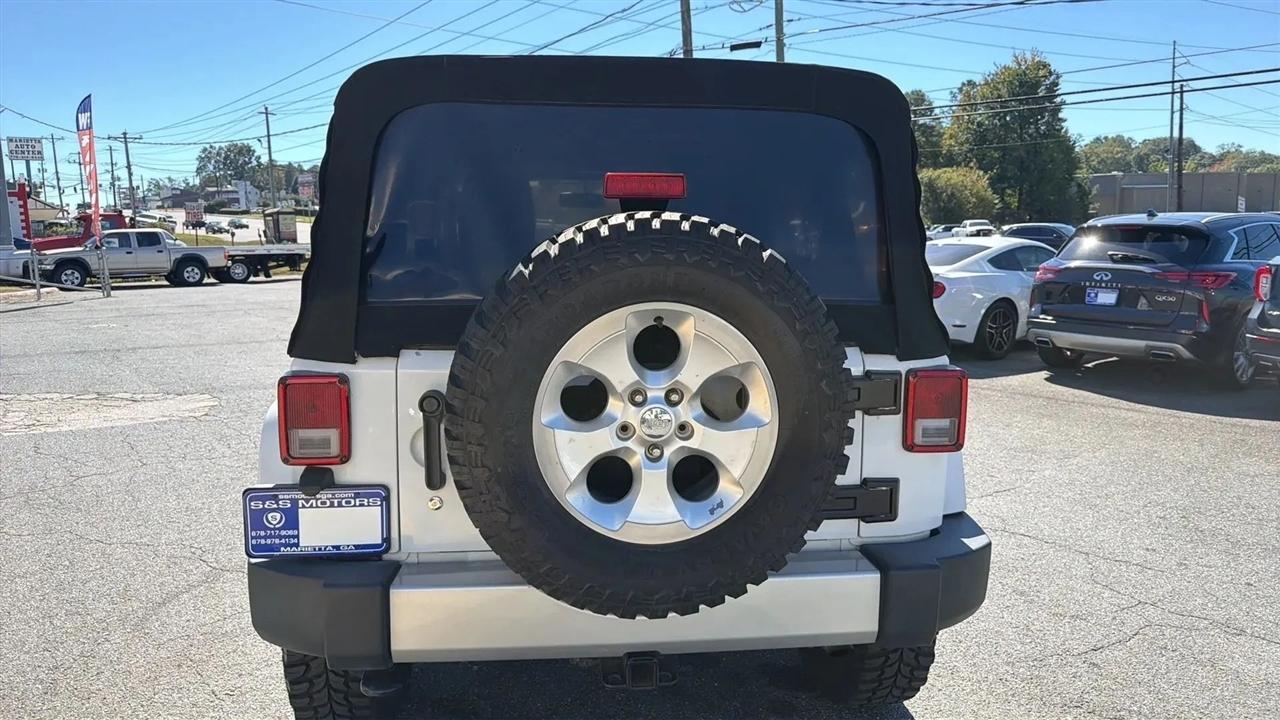 Jeep Wrangler Unlimited 4WD 4dr Sahara 2014