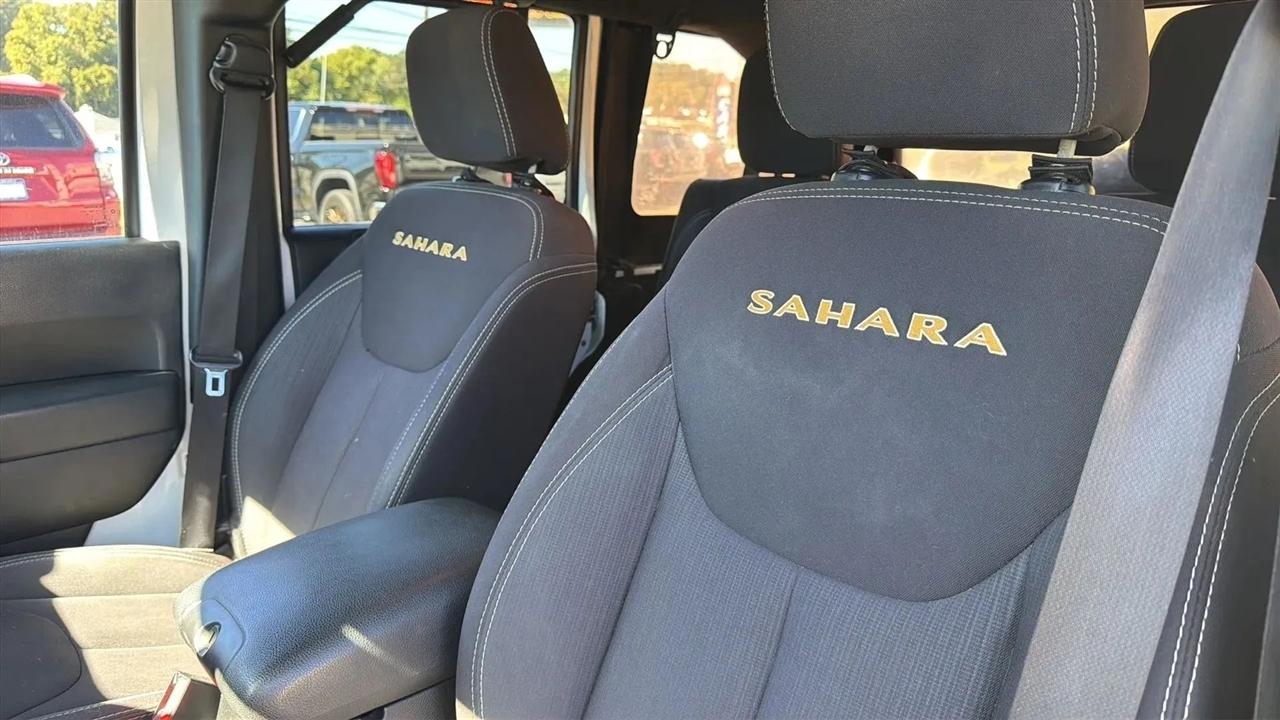 Jeep Wrangler Unlimited 4WD 4dr Sahara 2014