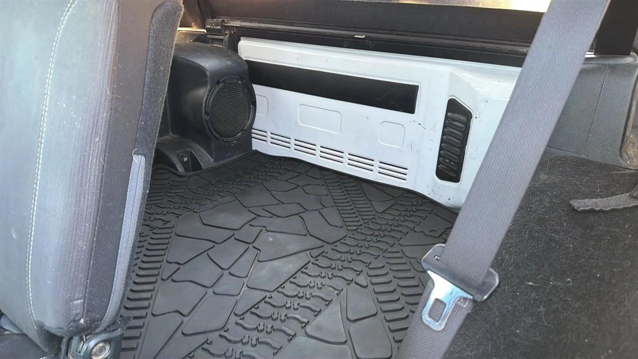 Jeep Wrangler Unlimited 4WD 4dr Sahara 2014