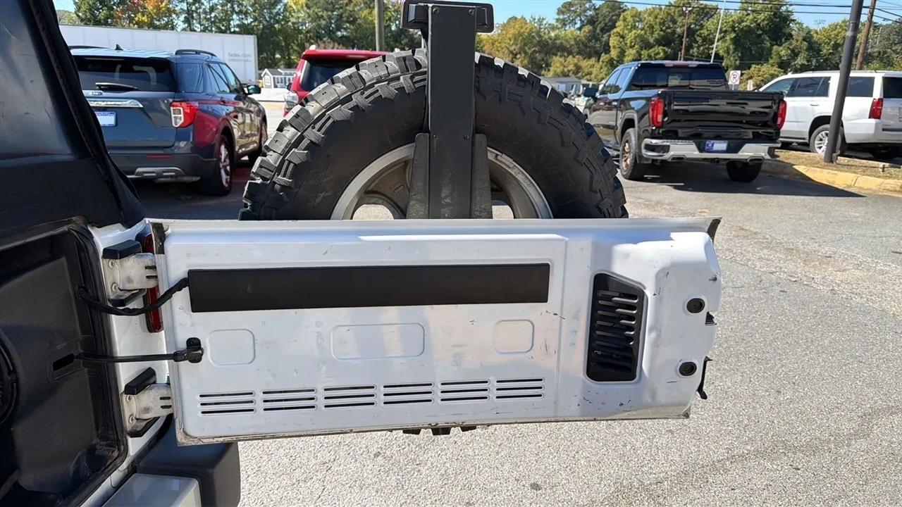 Jeep Wrangler Unlimited 4WD 4dr Sahara 2014