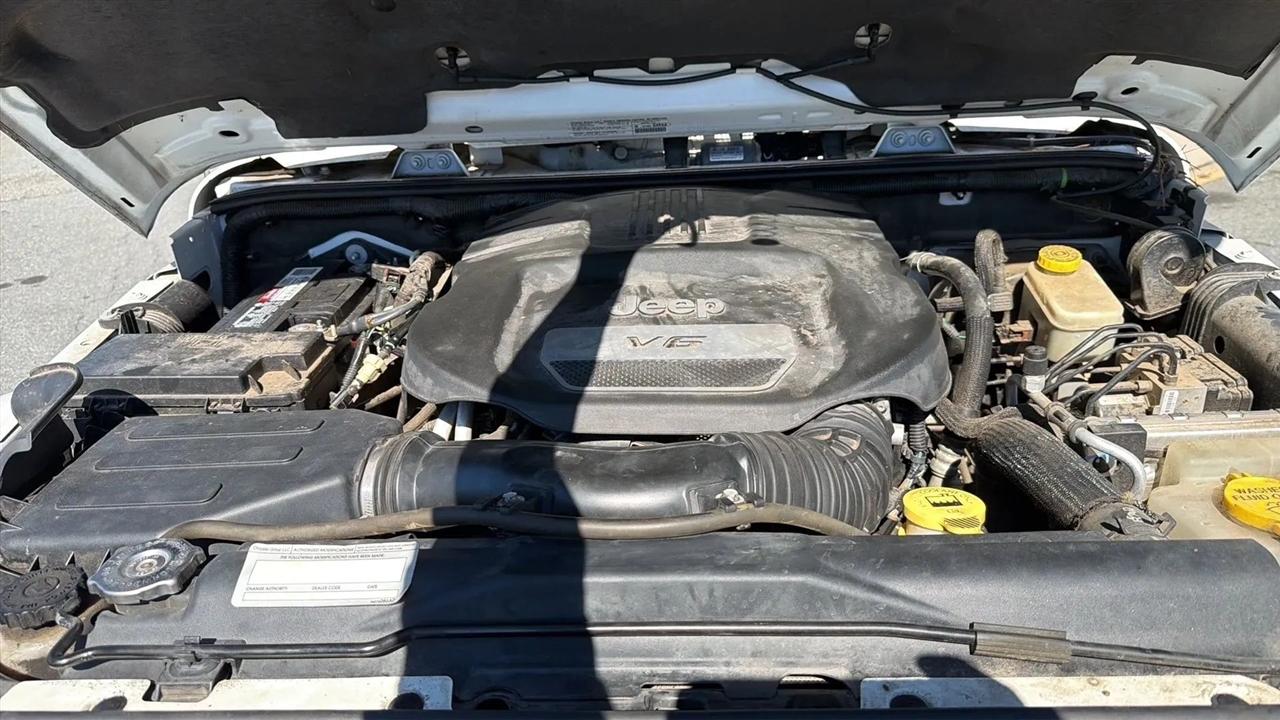 Jeep Wrangler Unlimited 4WD 4dr Sahara 2014