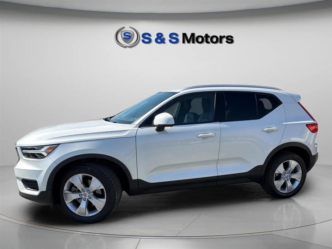 Volvo XC40 T5 AWD Momentum 2022