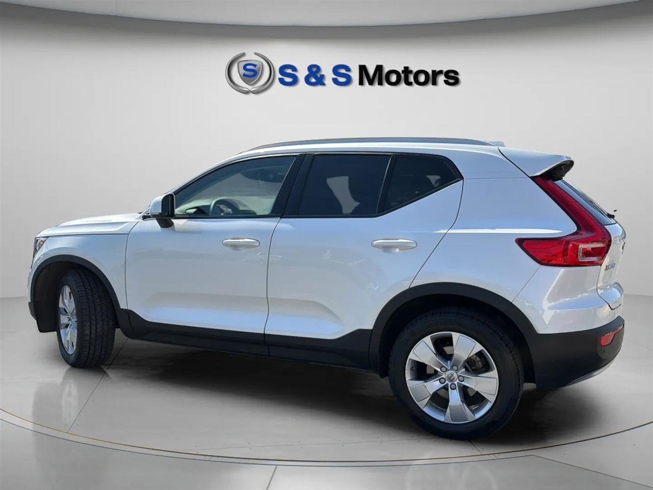 Volvo XC40 T5 AWD Momentum 2022