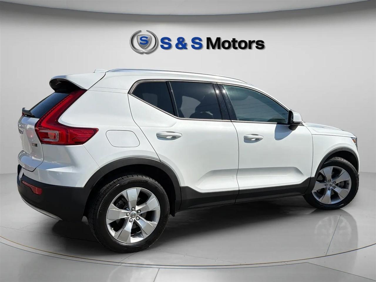 Volvo XC40 T5 AWD Momentum 2022