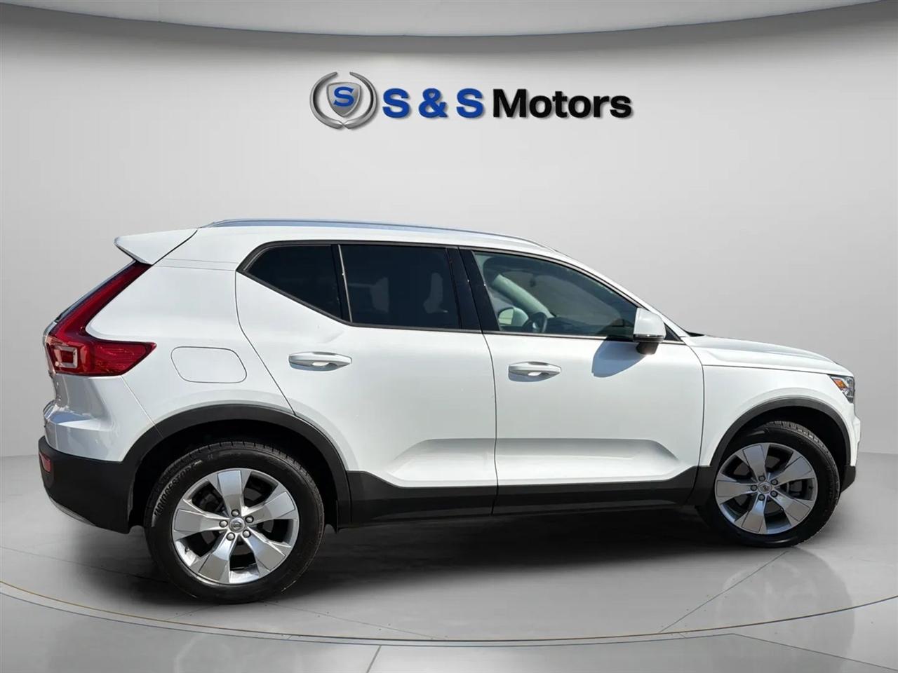 Volvo XC40 T5 AWD Momentum 2022