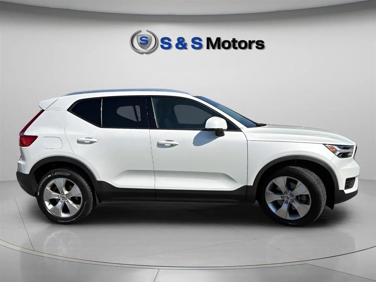 Volvo XC40 T5 AWD Momentum 2022