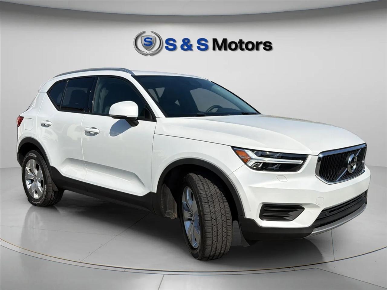 Volvo XC40 T5 AWD Momentum 2022