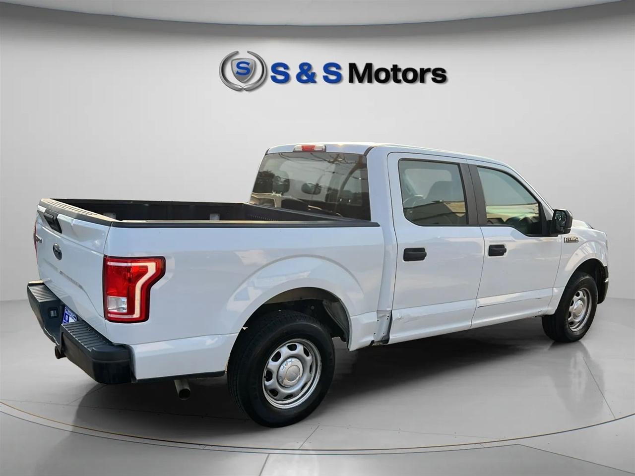 Ford F-150 XLT 2WD SuperCrew 5.5' Box 2017