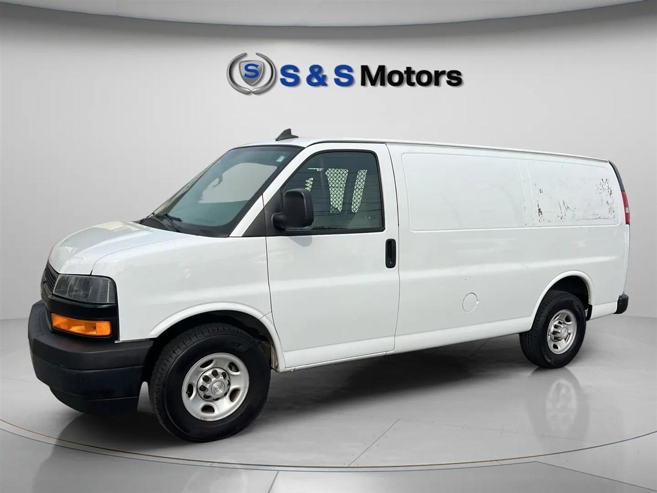 Chevrolet Express Cargo Van RWD 2500 135" 2018