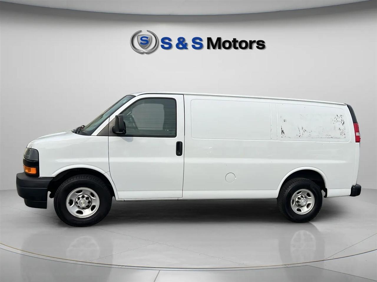 Chevrolet Express Cargo Van RWD 2500 135" 2018