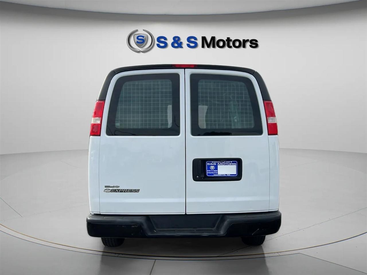 Chevrolet Express Cargo Van RWD 2500 135" 2018