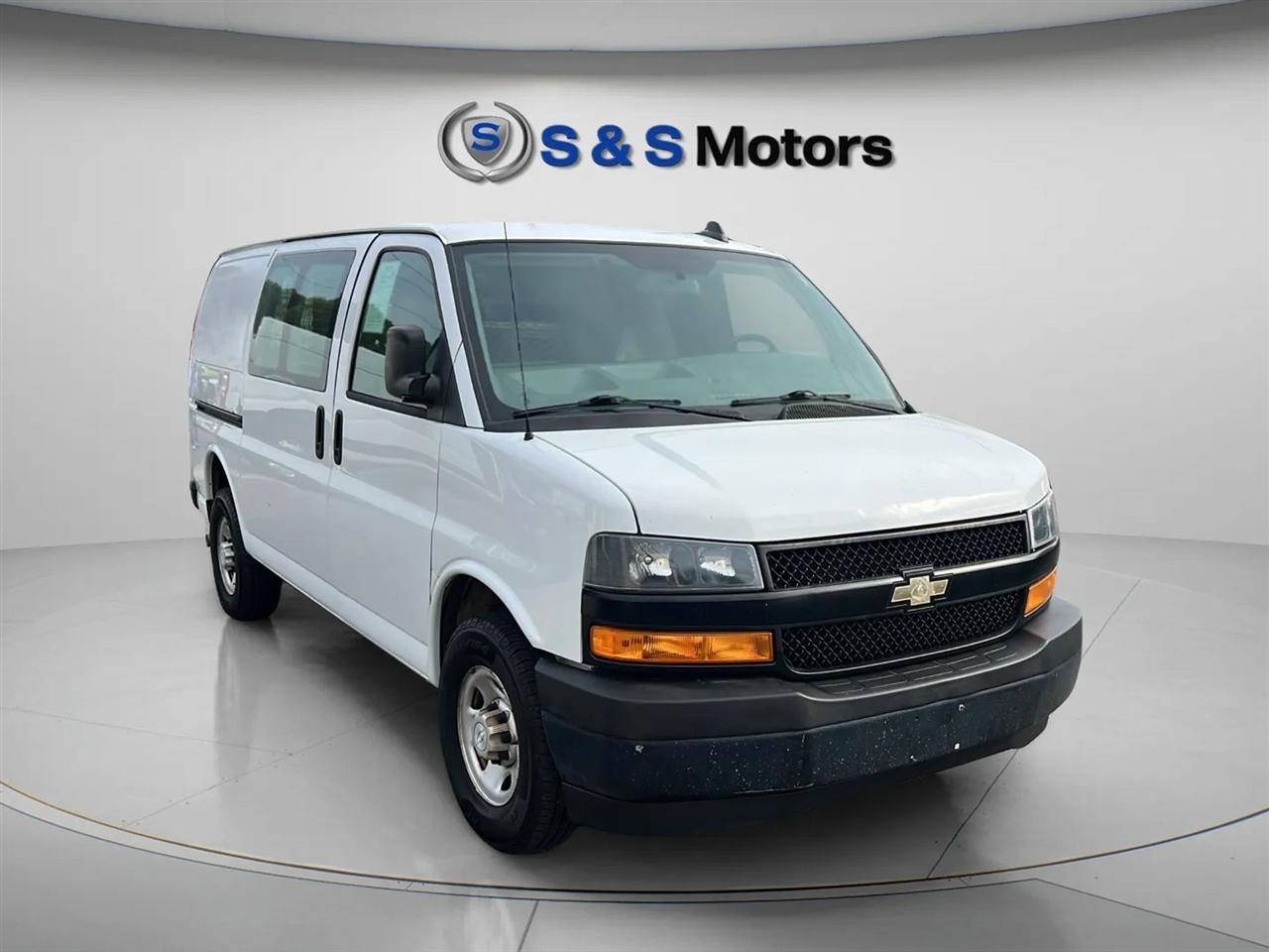 Chevrolet Express Cargo Van RWD 2500 135" 2018