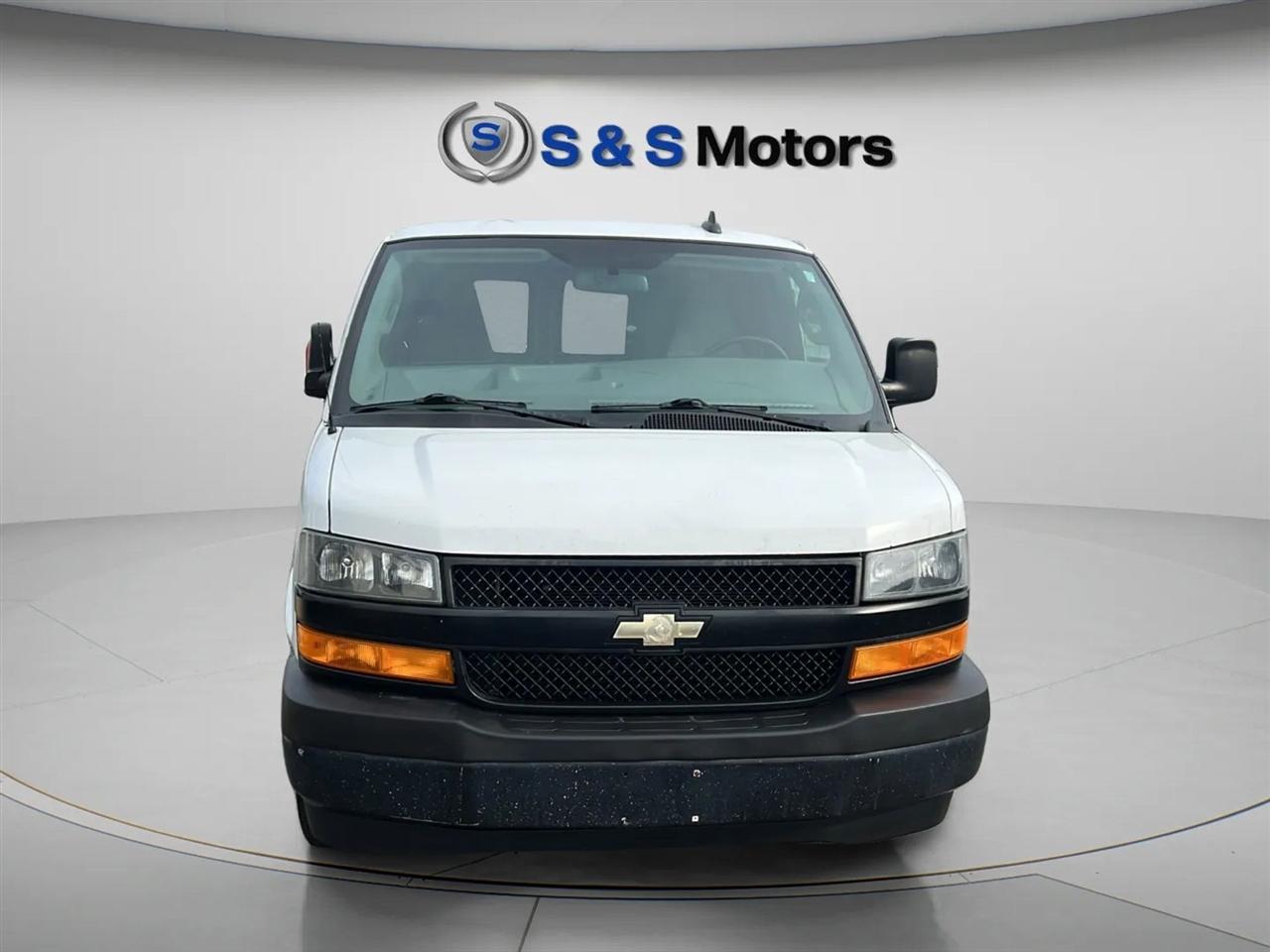 Chevrolet Express Cargo Van RWD 2500 135" 2018
