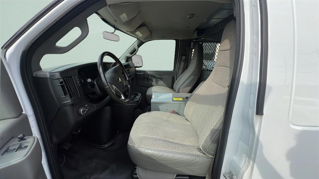 Chevrolet Express Cargo Van RWD 2500 135" 2018