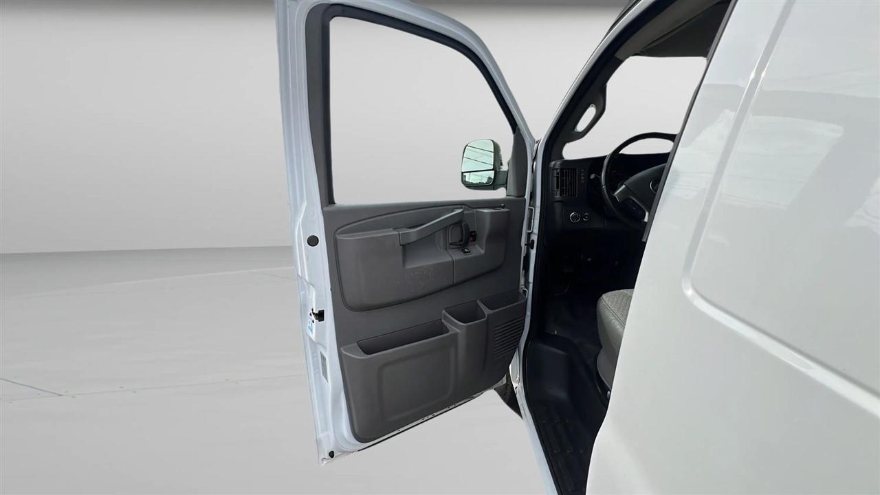 Chevrolet Express Cargo Van RWD 2500 135" 2018