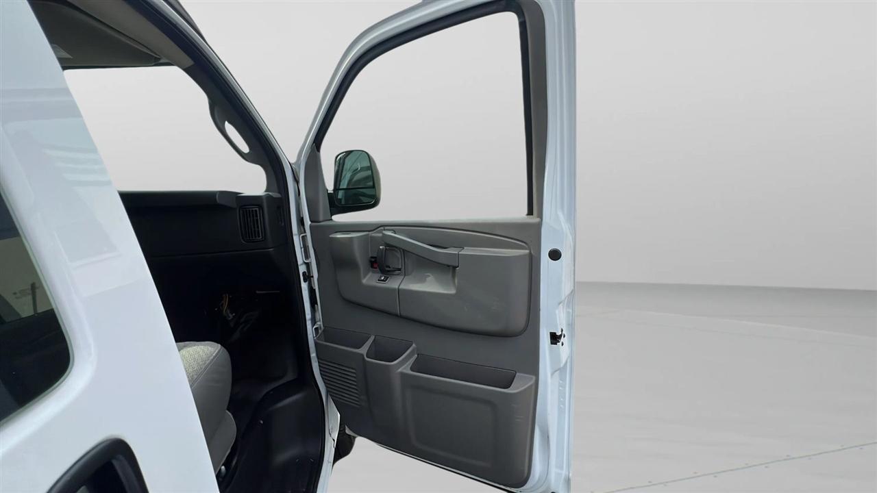 Chevrolet Express Cargo Van RWD 2500 135" 2018