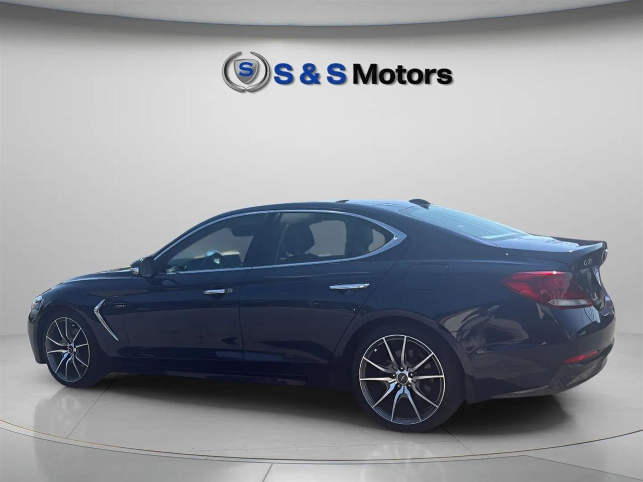 Genesis G70 2.0T Advanced RWD 2019