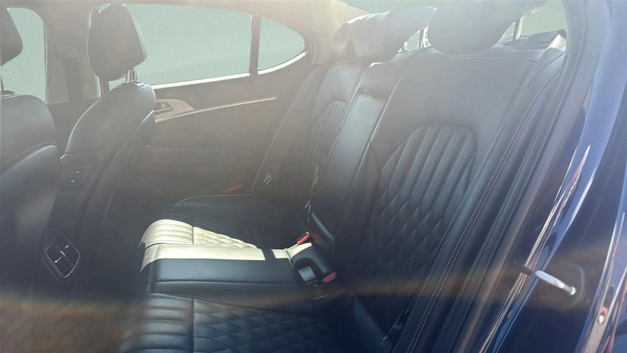 Genesis G70 2.0T Advanced RWD 2019