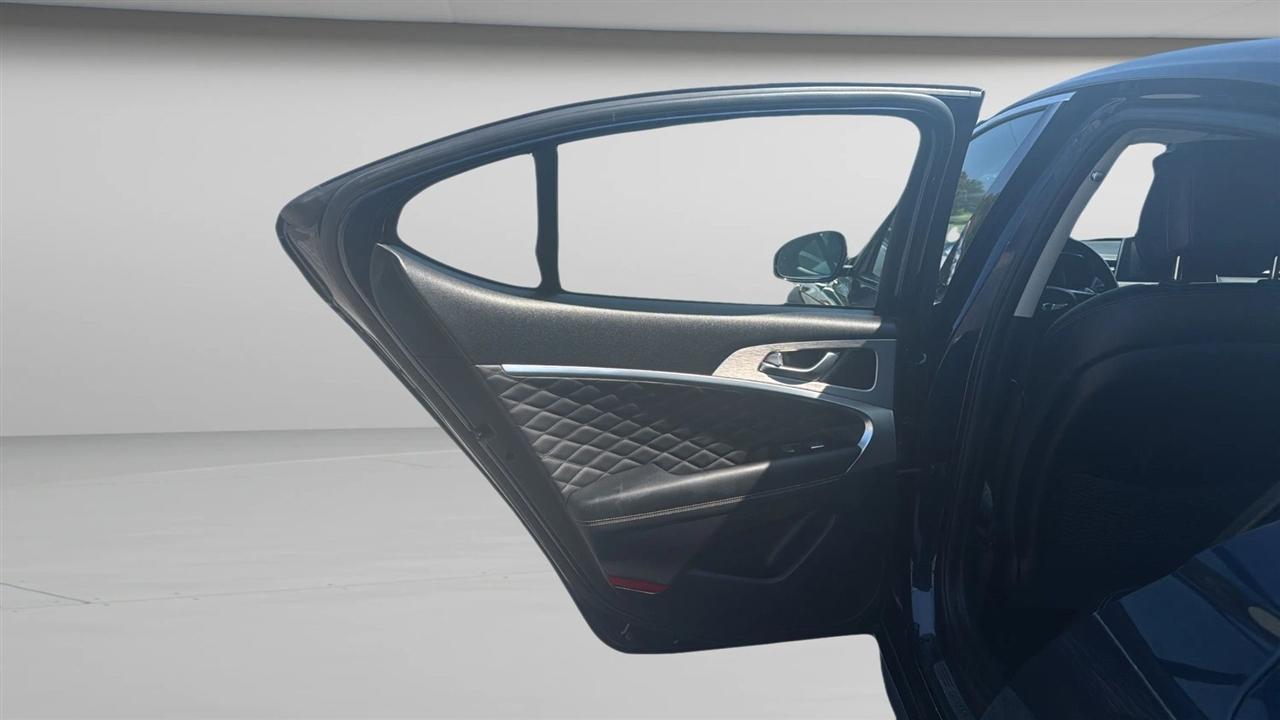 Genesis G70 2.0T Advanced RWD 2019