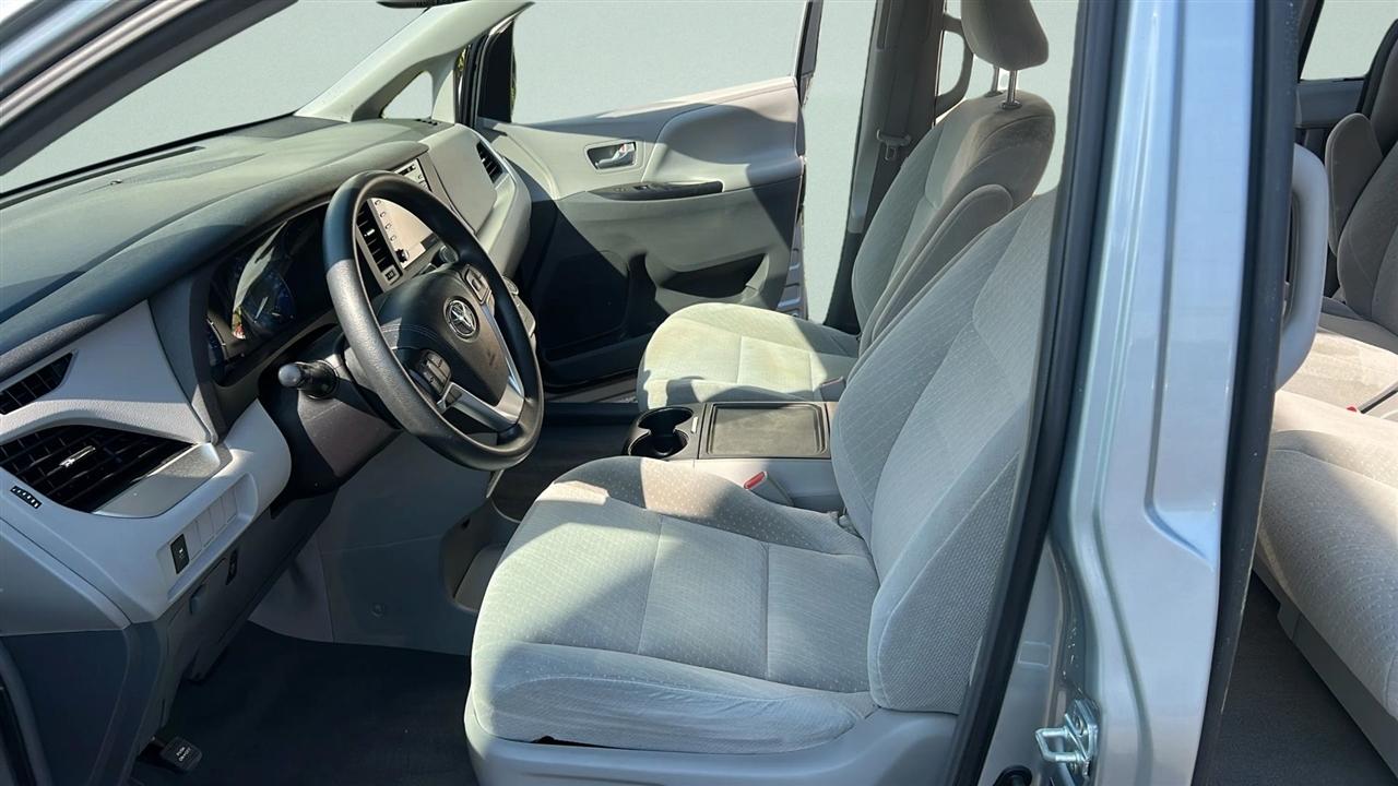 Toyota Sienna LE FWD 8-Passenger (Natl) 2019