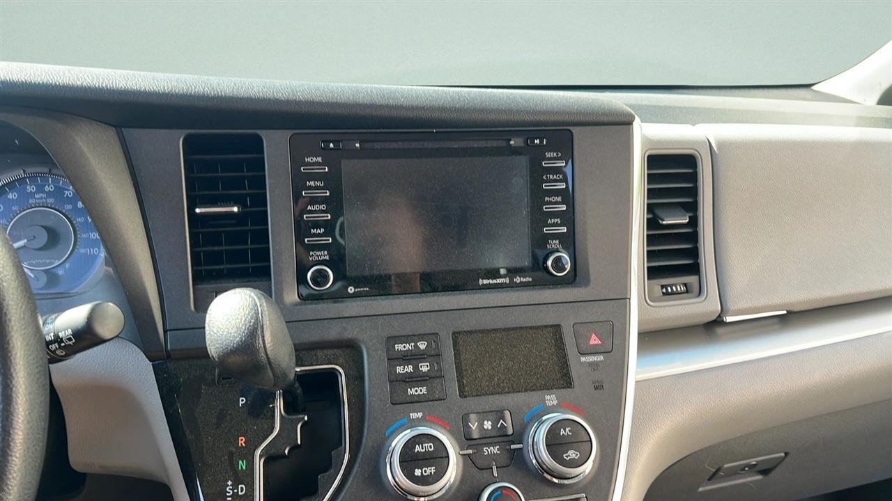 Toyota Sienna LE FWD 8-Passenger (Natl) 2019