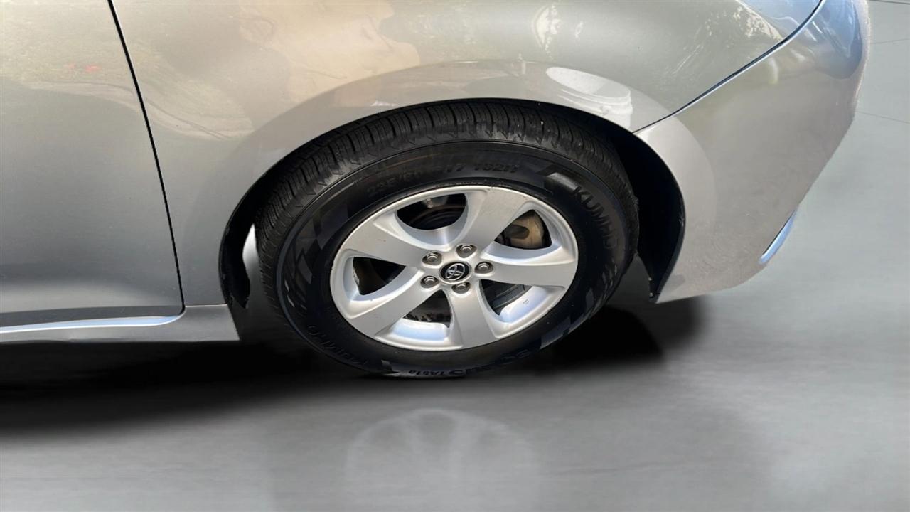 Toyota Sienna LE FWD 8-Passenger (Natl) 2019