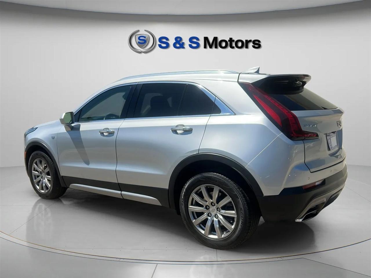Cadillac XT4 FWD 4dr Premium Luxury 2020