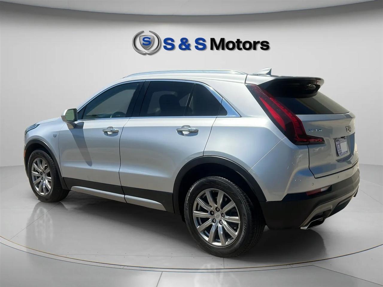 Cadillac XT4 FWD 4dr Premium Luxury 2020