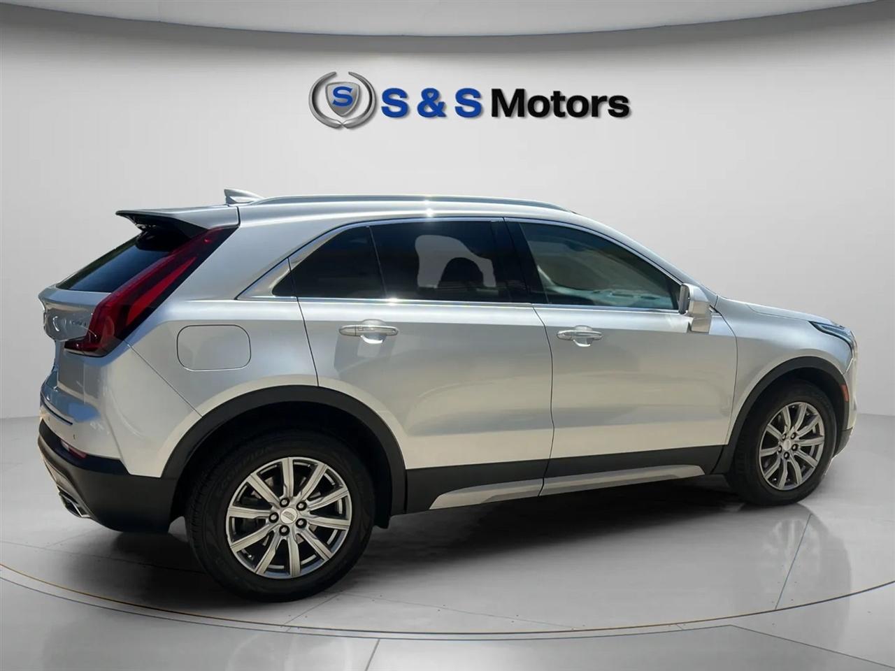 Cadillac XT4 FWD 4dr Premium Luxury 2020