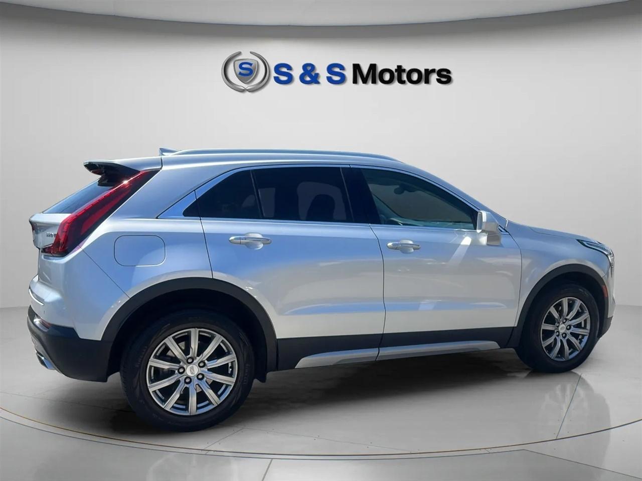 Cadillac XT4 FWD 4dr Premium Luxury 2020