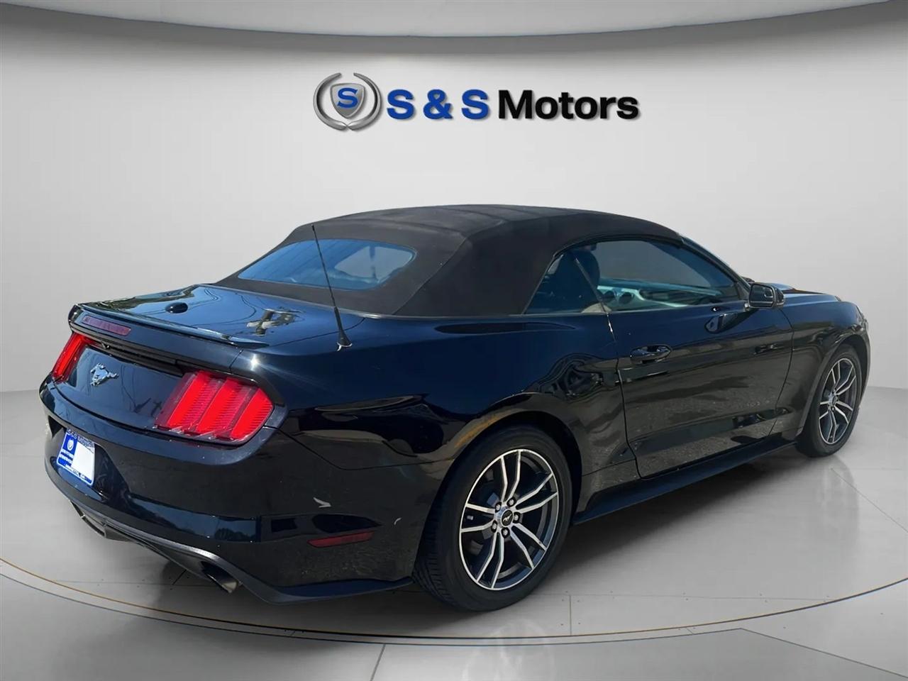 Ford Mustang 2dr Conv EcoBoost Premium 2016