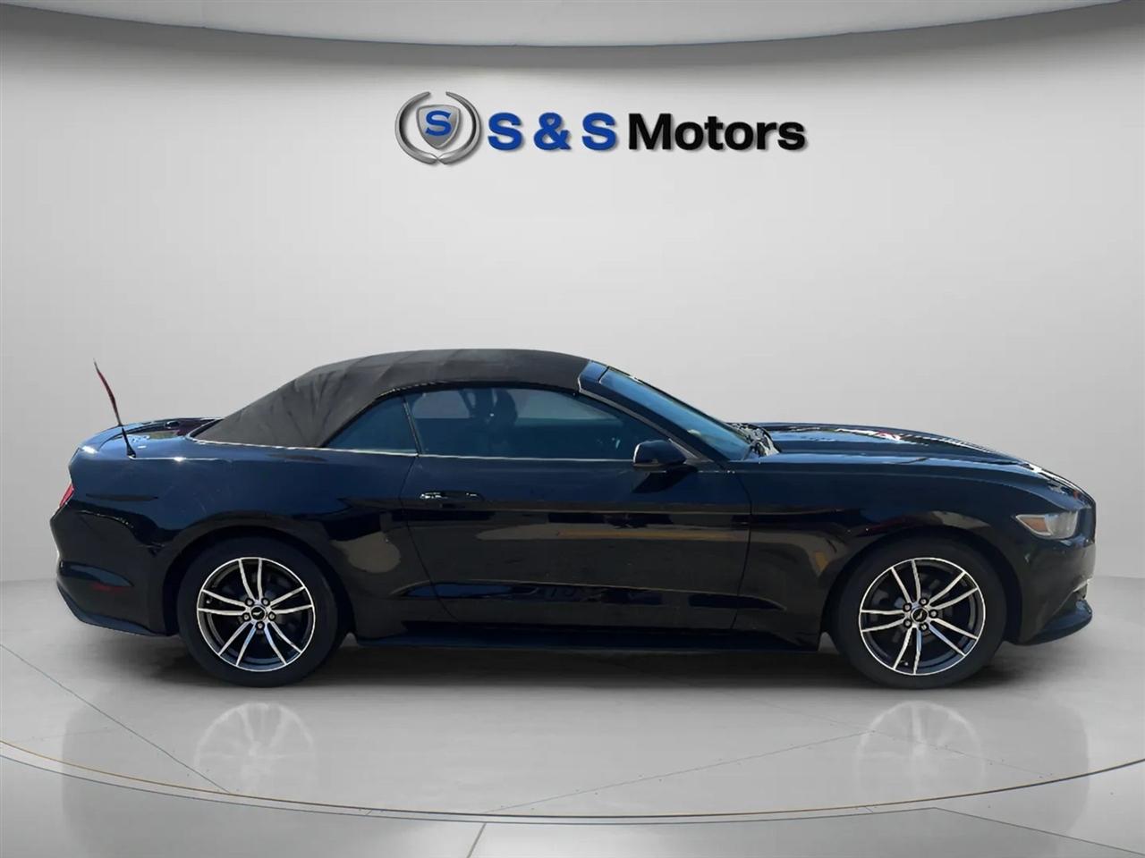 Ford Mustang 2dr Conv EcoBoost Premium 2016