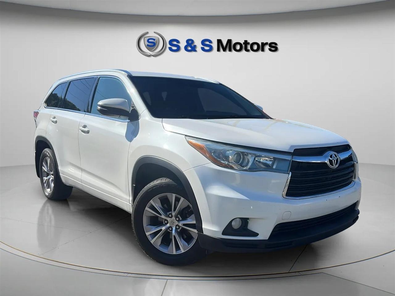 Toyota Highlander AWD 4dr V6 XLE (Natl) 2015