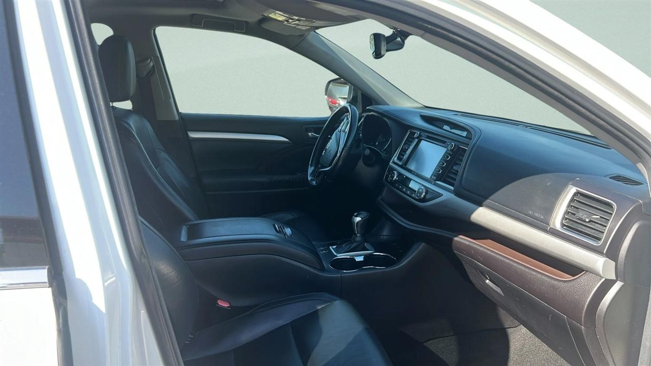 Toyota Highlander AWD 4dr V6 XLE (Natl) 2015