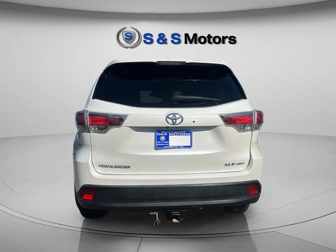 Toyota Highlander AWD 4dr V6 XLE (Natl) 2015