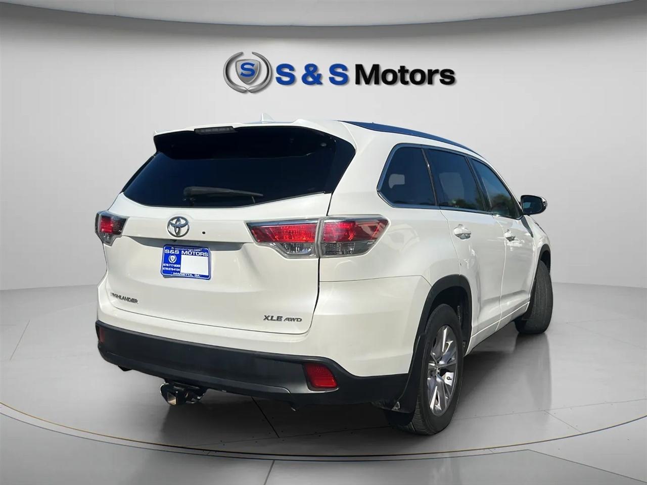 Toyota Highlander AWD 4dr V6 XLE (Natl) 2015